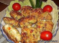 Рецепт дуже смачних і корисних котлет з курячого м'яса з овочами і сиром.