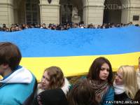 Гімн України заспівали у Львові 10 березня та підняли державний прапор